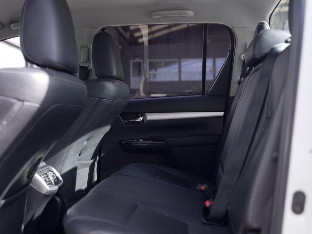 Toyota Hilux SRX — foto 7